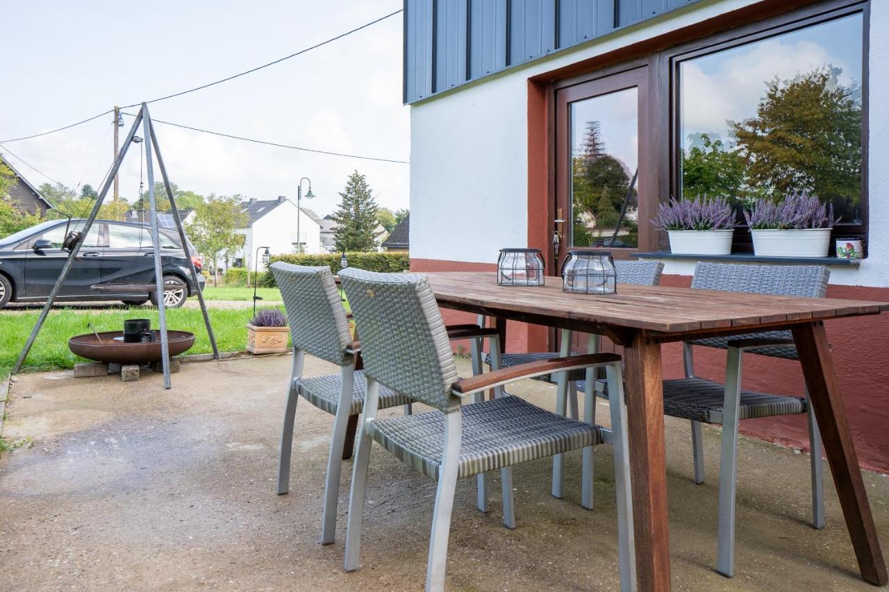 Ferienhaus Schneifel Auw bei Prum Buitenkant foto