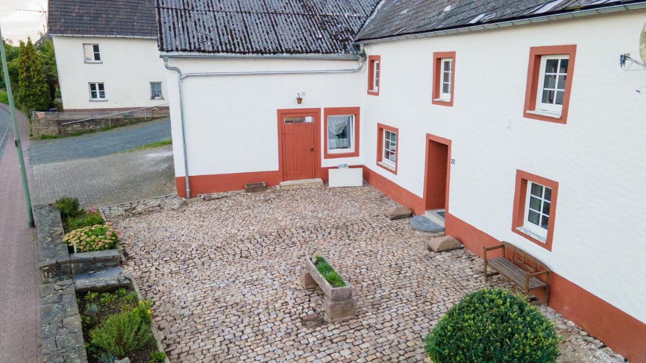 Ferienhaus Schneifel Auw bei Prum Buitenkant foto