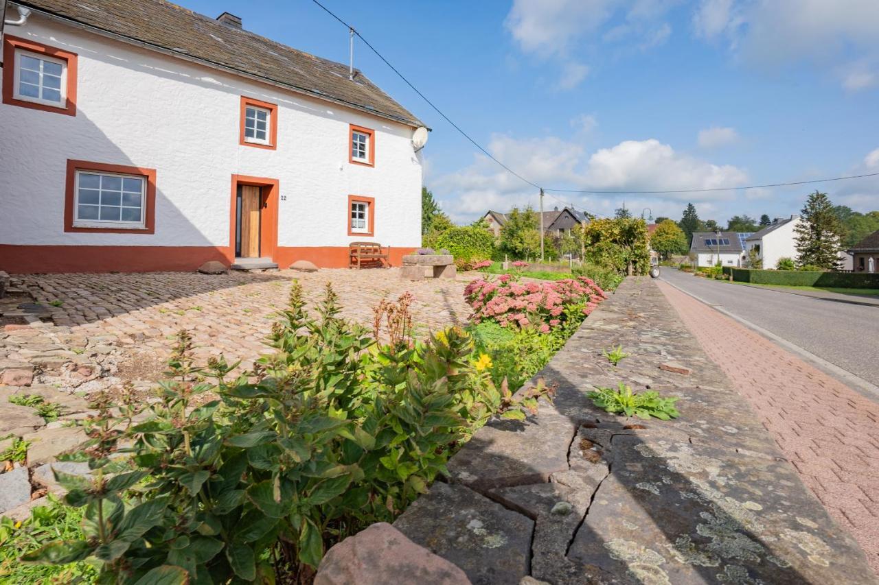 Ferienhaus Schneifel Auw bei Prum Buitenkant foto